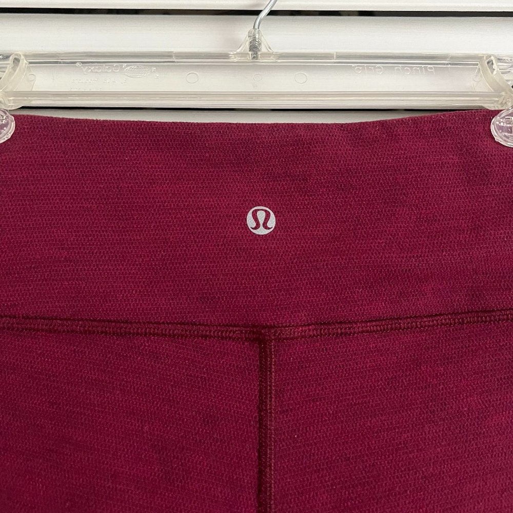 Lululemon Boogie Short Raspberry Size 8 Rare - image 3